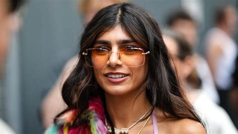 Mia Khalifa Boobs Porn Pics & Naked Photos